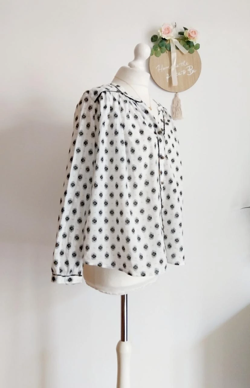 Blusa holgada blanca roto 100% algodón con motivo negro y mostaza Louizon Tail – photo 7